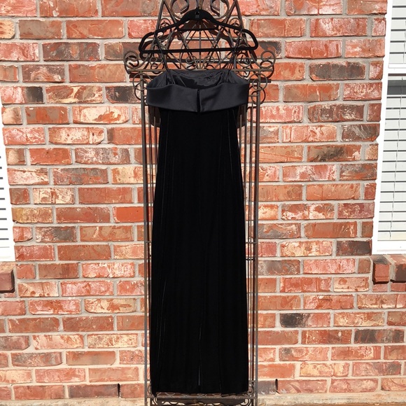 Alex Evenings Black Velvet  Dress 8P with Wrap - Picture 3 of 16